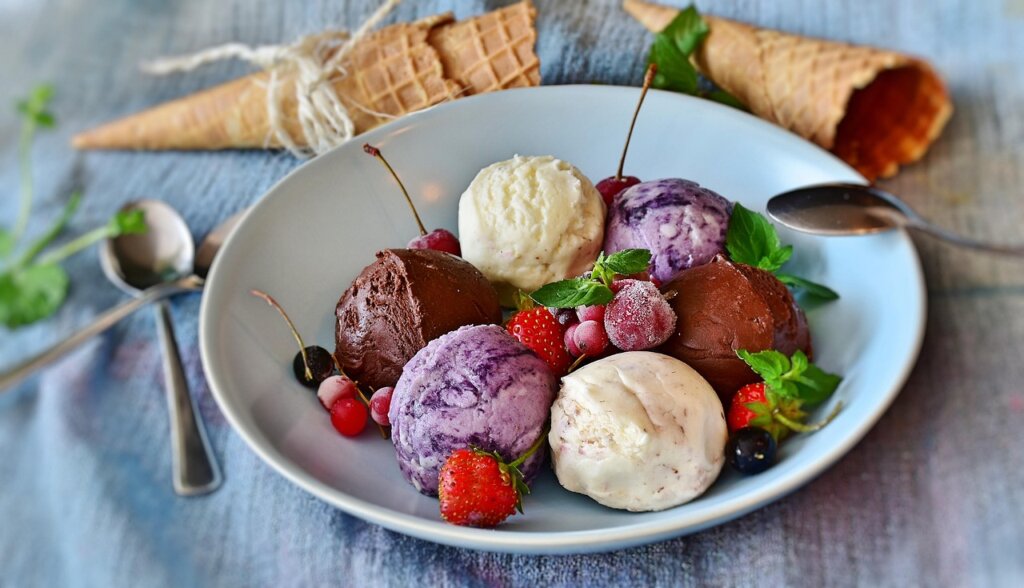 kalmar gelato factory kalmar tavlade i sm i glass tog silver och brons 55d8032d