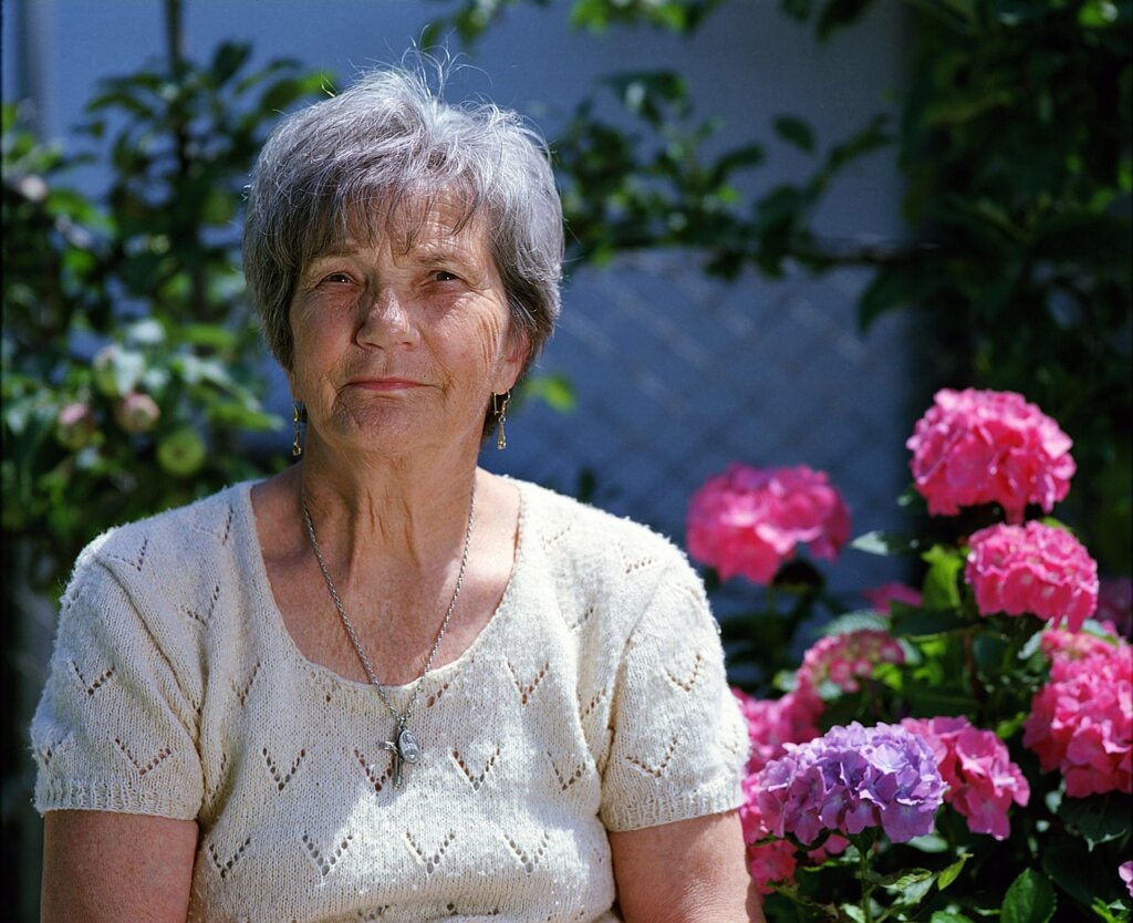 nybro aldre kvinna befann sig i tradgarden da gjorde nagon inbrott i huset