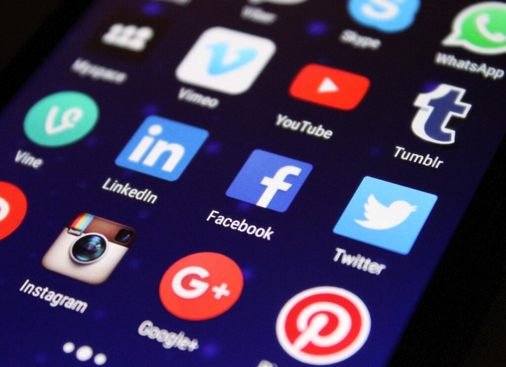 nybro okand hackade sociala medier konto for att sprida reklam for bitcoin ea197b5c